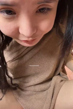 Angel Babiii – sau khi cạo lông xong là nghịch bím thỏa thích (2)