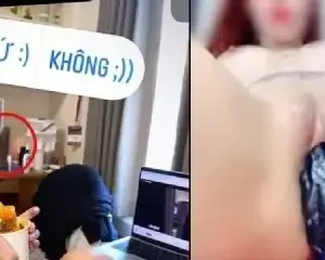 Bạn thân Jenny Huỳnh thủ dâm bằng cặc giả đen dài | VIET69