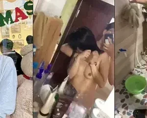 Bất ngờ mở cửa vào tắm chung với cô bạn thân | VIET69