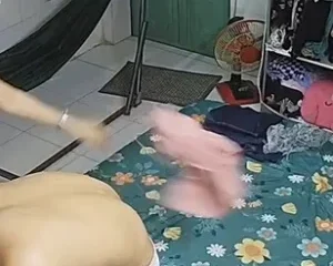 Clip: Con vợ vú to thay đồ. | VIET69