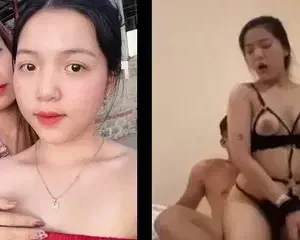 Em gái ngoan ngoãn hiền lành lộ clip hóa thần dâm trên giường với bạn trai | VIET69