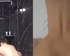 Em người yêu mông to đòi tắm chung mới cho doggy | VIET69