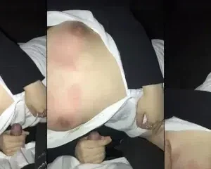 Em nữ sinh trong bộ đồng phục trên đường đi học về tranh thủ public với anh chỗ vắng | VIET69