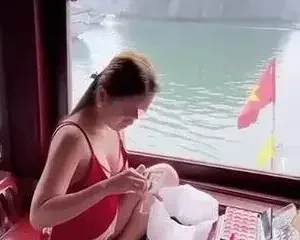 Làm nhẹ với em 1 nháy trên tàu du lịch tại vịnh Hạ Long | VIET69