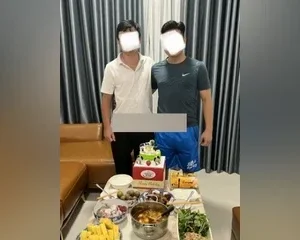 Món quà sinh nhật vợ đặc biệt dành cho vợ. Cho bạn thân xuất tinh vào bướm vợ yêu | VIET69