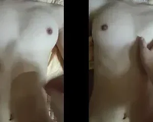 Nằm xem phim em nứng tình chơi luôn trên bàn làm việc | VIET69