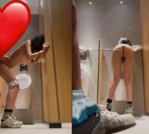 Phang em teen xong nhà vệ sinh nam