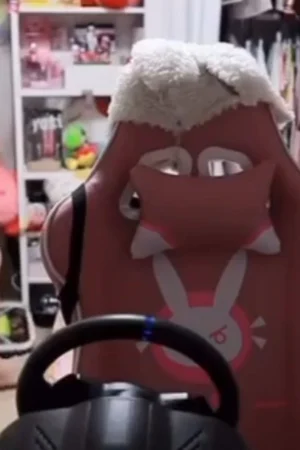 Streamer Addie Lynn quên tắt live và cái kết cực kỳ bổ mắt