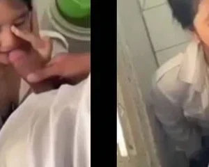 Trốn tiết học bé nữ sinh bú cây hàng khủng của bạn thân trong wc trường | VIET69