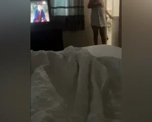 Vụng trộm với bà chị hàng xóm khi chồng chị đi công tác xa | VIET69