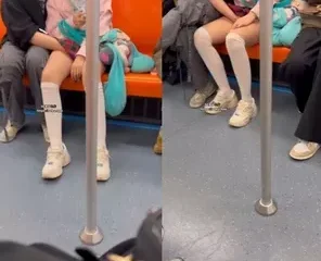 Thanh niên biến thái Nhật Bản móc lồn người yêu rồi ngửi trên tau điện ngầm | VIET69